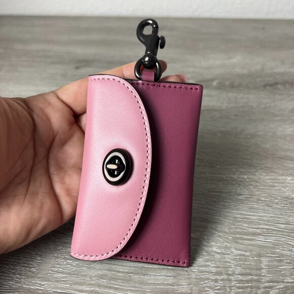 Coach Turnlock Card Case Hangtag, Keychain - Picture 1 of 5
